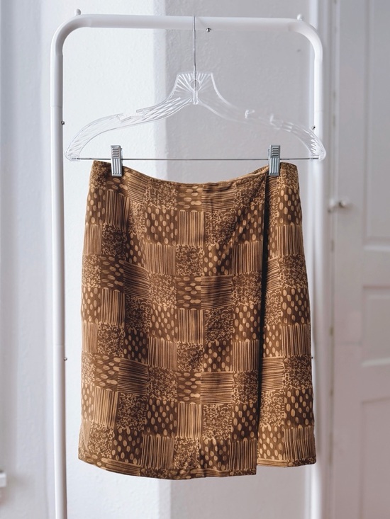 Ann Taylor Dresses & Skirts - Vintage 90s Ann Taylor 100% silk brown printed short skirt